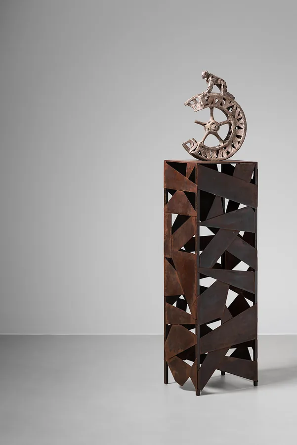 L mulin — Bronzo e ferro · 140 × 33 × 25 cm