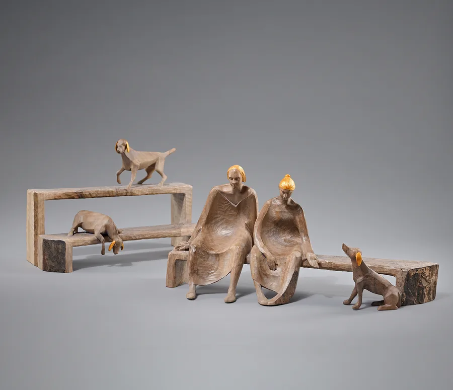 Dialog with Dogs — Noce, foglia d’oro · 47 × 23 cm