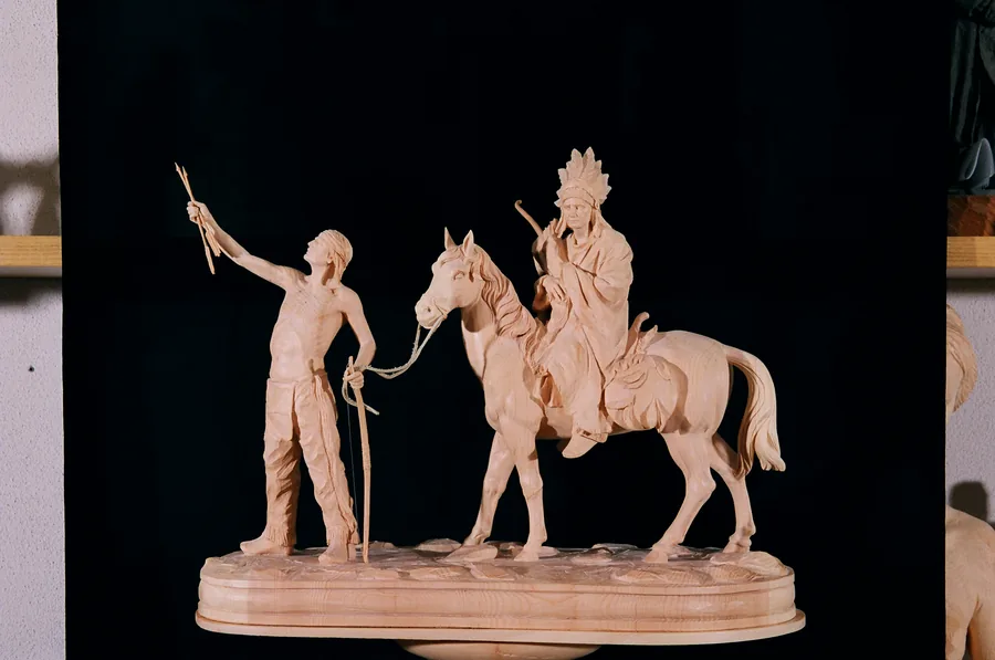 Indian — Zirbelkiefer · 50 × 42 cm, Säule 112 cm