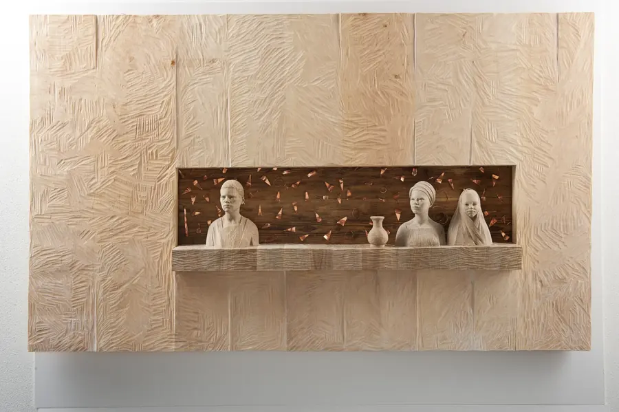 Africa 1 — Nussholz · 135 × 80 cm