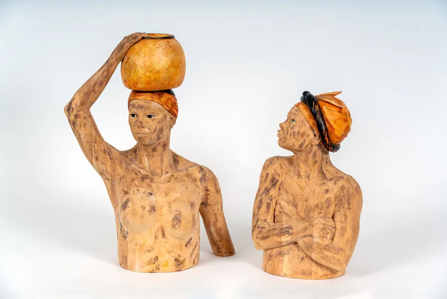 Africa Woman + Girl — Zirbelkiefer · 55 cm