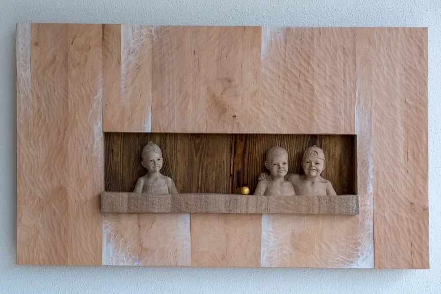 Happy Children — Nussholz & Erle · 90 × 60 cm